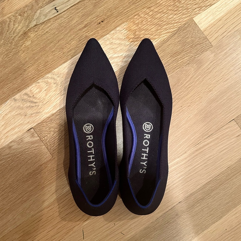 Navy Rothy’s points, size 7.5